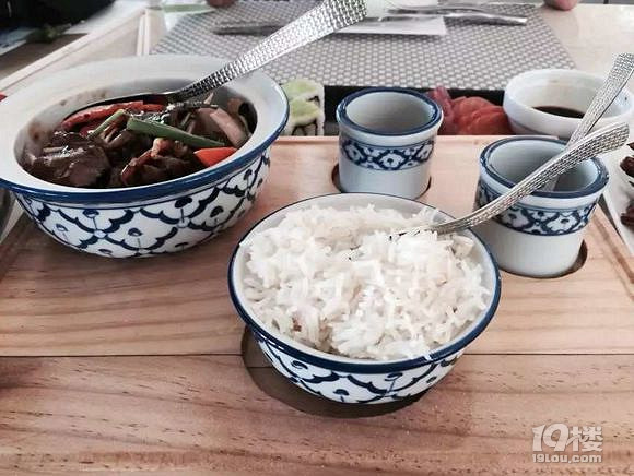 Dusit Thani都喜天阙岛
