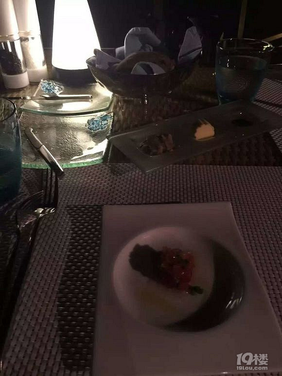 Dusit Thani都喜天阙岛