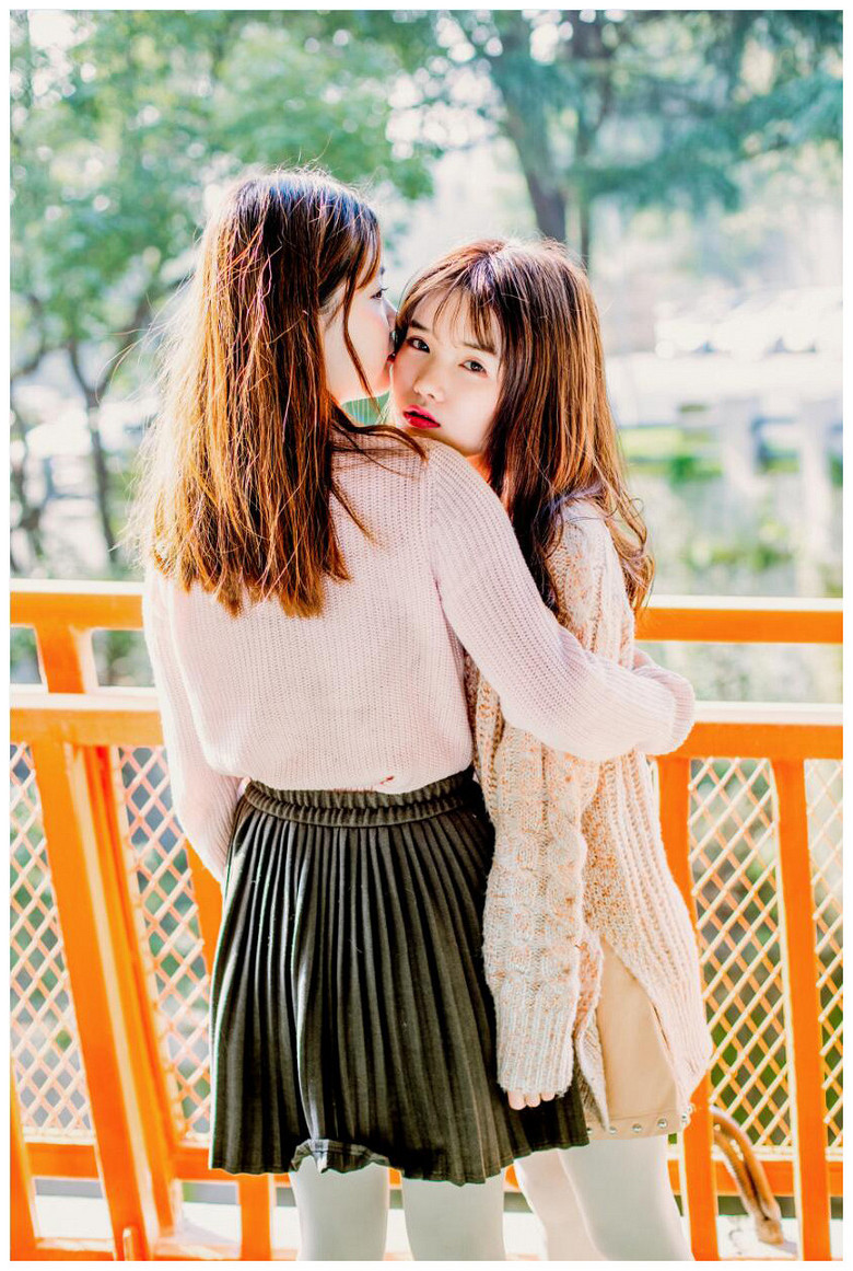 所有的闺蜜照我都能拍成拉拉照.