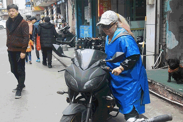 温州"追风奶奶"把48岁过得比28岁还潇洒?