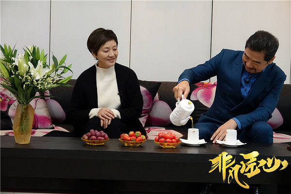 邓婕综艺首秀 张国立与老婆同框变宠妻大师兄