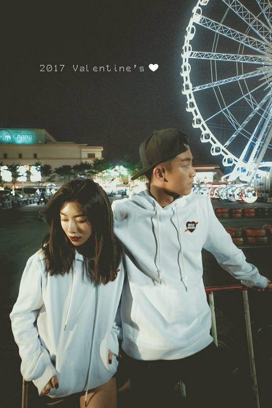 郑恺和女友拍情人节大片 摩天轮下约会好浪漫