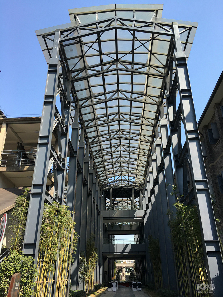 《剪刀手市井篇》系列--漫步大兜路,感受十里银湖墅!