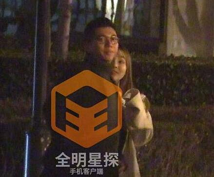 曝胡海泉朋友圈 他不但没离婚还全家移民新加坡
