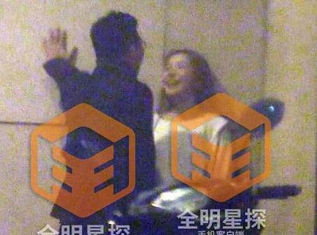 曝胡海泉朋友圈 他不但没离婚还全家移民新加坡