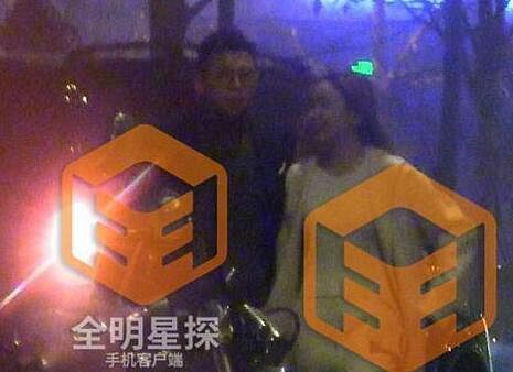 曝胡海泉朋友圈 他不但没离婚还全家移民新加坡