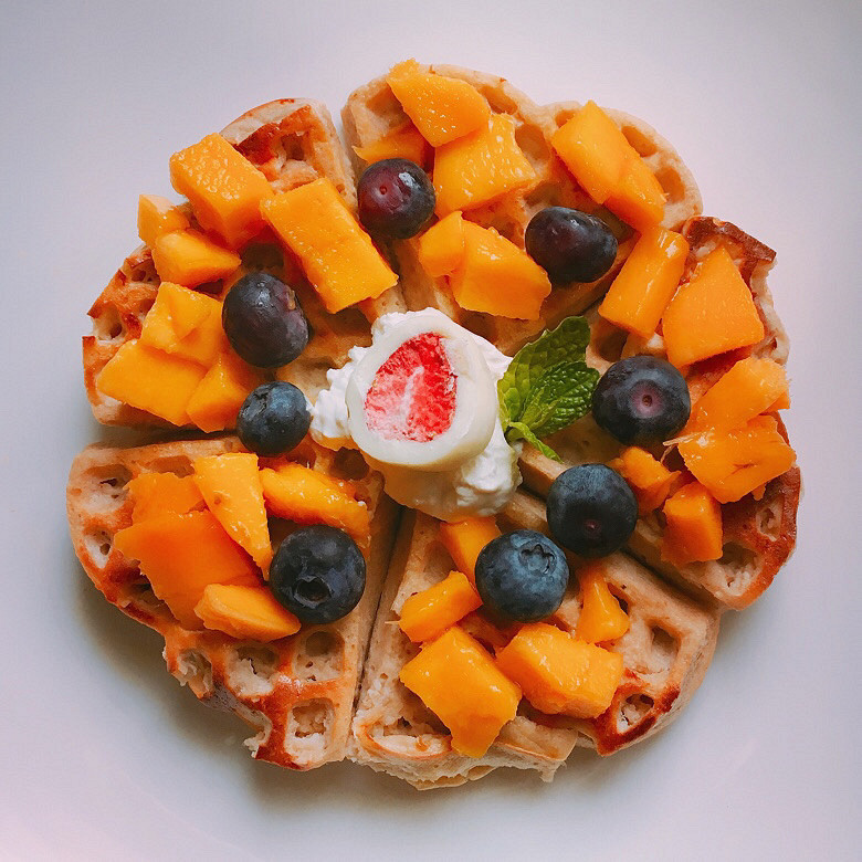 今天早餐是水果华夫饼