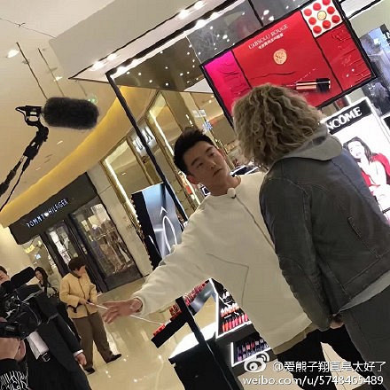跑男5杭州开录!迪丽热巴真的来了 baby刚走陈伟霆就来当嘉宾(图)