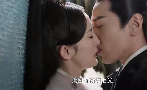 亲亲抱抱举高高!《三生三世》赵又廷杨幂吻戏