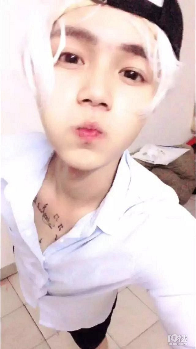 男子因长相鹿晗走红-我要爆料-我要爆料-杭州1