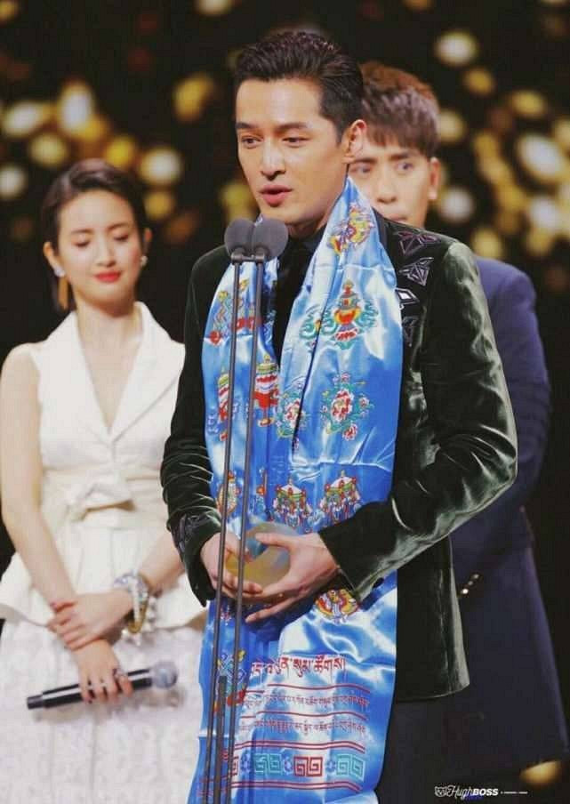 中国电视剧品质盛典 赵丽颖皮皮虾夜华大神抢