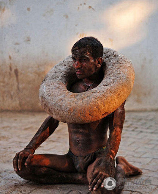 高清:巴基斯坦摔跤手泥沙地训练 简陋条件惊人-八卦绯闻-八卦田-杭州19楼