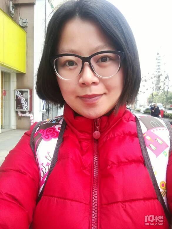 本人女,1988年生,属龙,籍贯湖南,杭州户