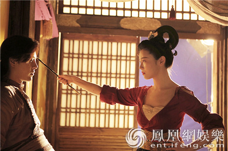 昔日女匪为钱堕落 张辛苑化身财迷老板娘-八卦