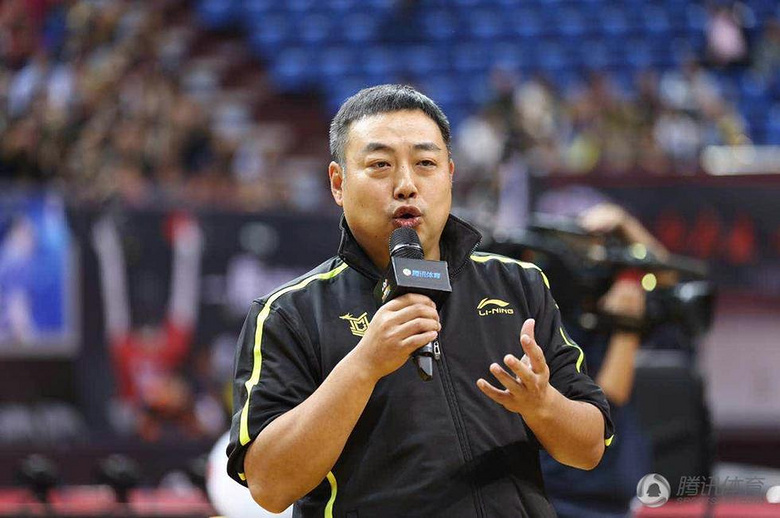 刘国梁训话 龙队大蟒有所思张继科神情落寞(图