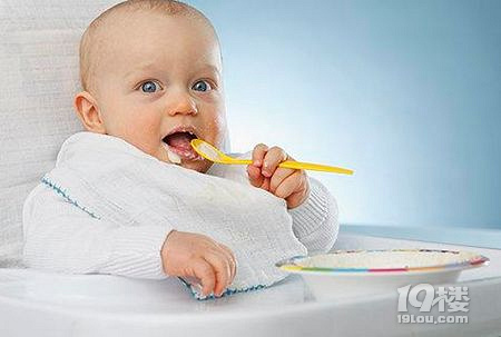 宝宝八个月吃多少辅食?宝宝八个月辅食吃什么