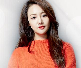 郑爽疑接拍新剧《我愿意热爱整个世界》 或搭