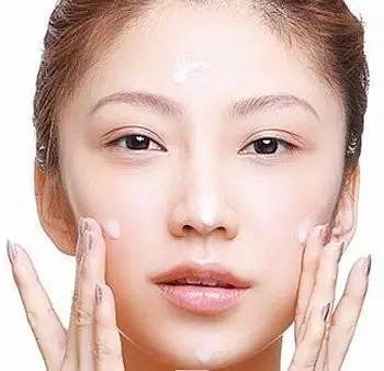 闲置和过期化妆品你们都扔了？都是真金白银买来的不如这样做