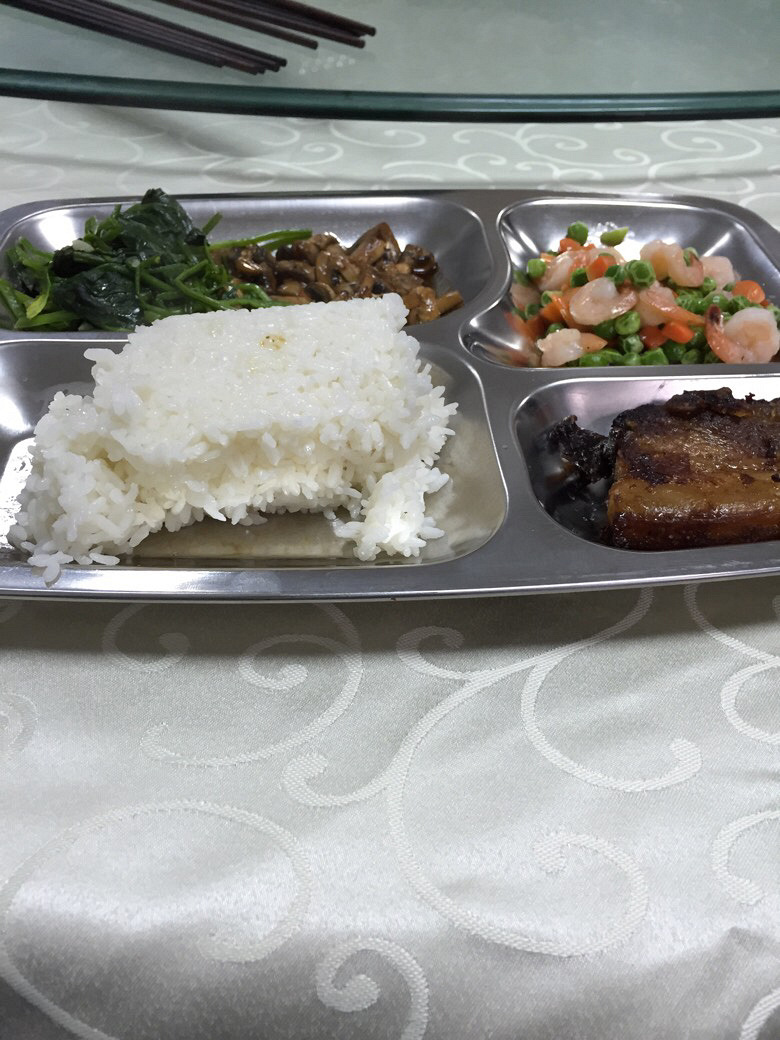3月20日客户公司食堂吃饭大排菠