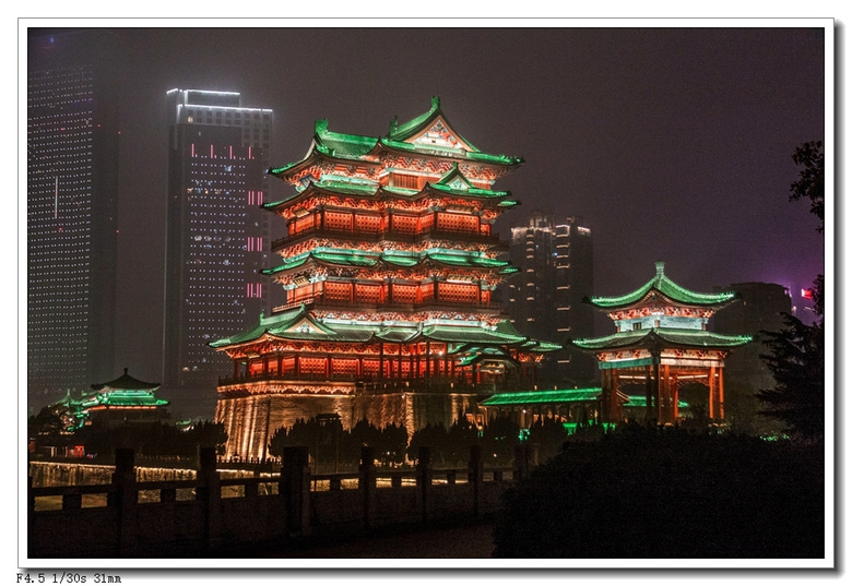 夜幕下的滕王阁