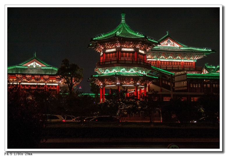 夜幕下的滕王阁