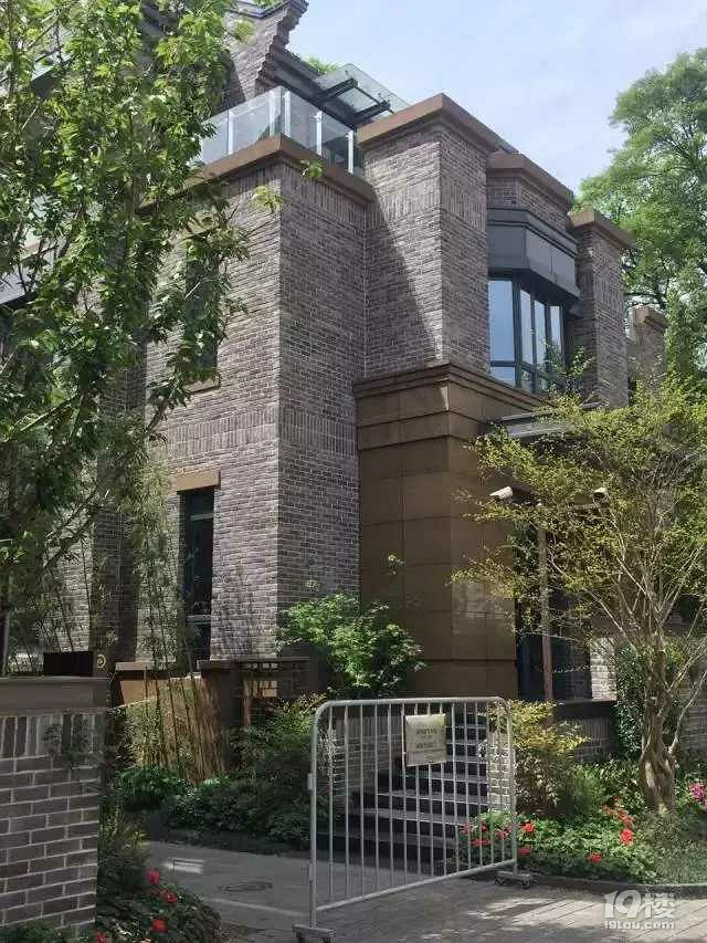 本以为可以入住西湖边历史建筑 没想到结局-早