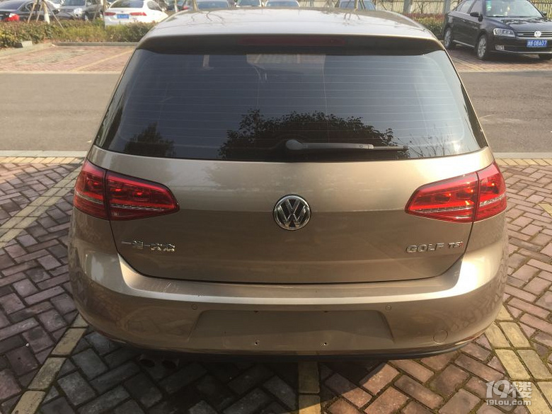 大众高尔夫金色【可零首付】【可签订无事故 泡水 火烧合同】