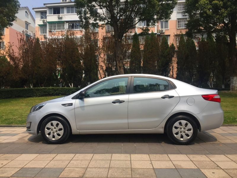 起亚k2 银色 【可零首付】