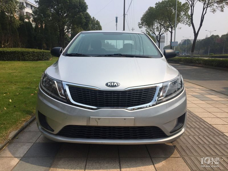 起亚k2 银色 【可零首付】