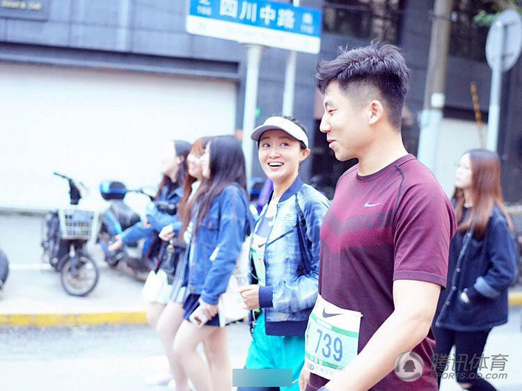 钟小艾竟是马拉松达人 半马能跑进两小时(图)-