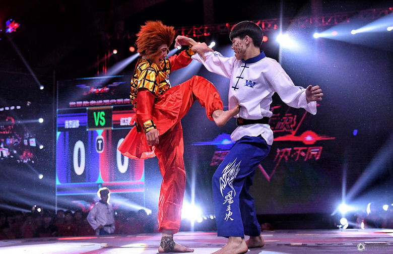 高清:360度 腾空后踢!跆拳道比赛堪比武打片