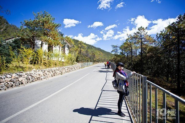 小青年瘋狂瀘沽湖之旅,遇見愛情山——玉龍雪山