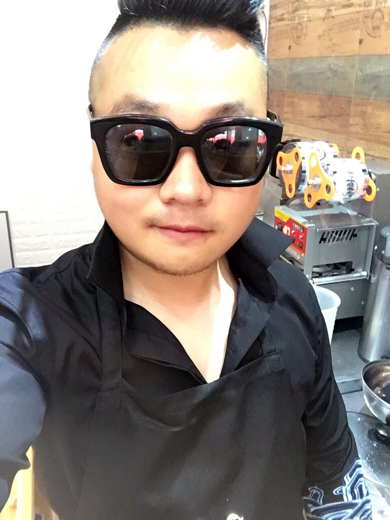 富阳壹只蟹蟹煲饭老板年芳26