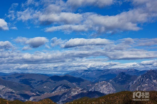 小青年瘋狂瀘沽湖之旅，遇見愛情山——玉龍雪山