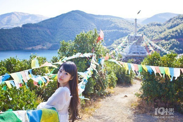 小青年瘋狂瀘沽湖之旅，遇見愛情山——玉龍雪山