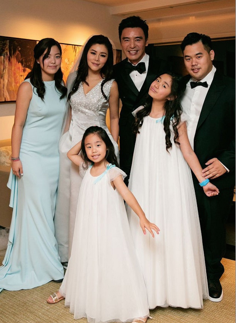 女神邱淑贞18岁女儿出道!长得和妈妈一毛一样是好事吗?网友对