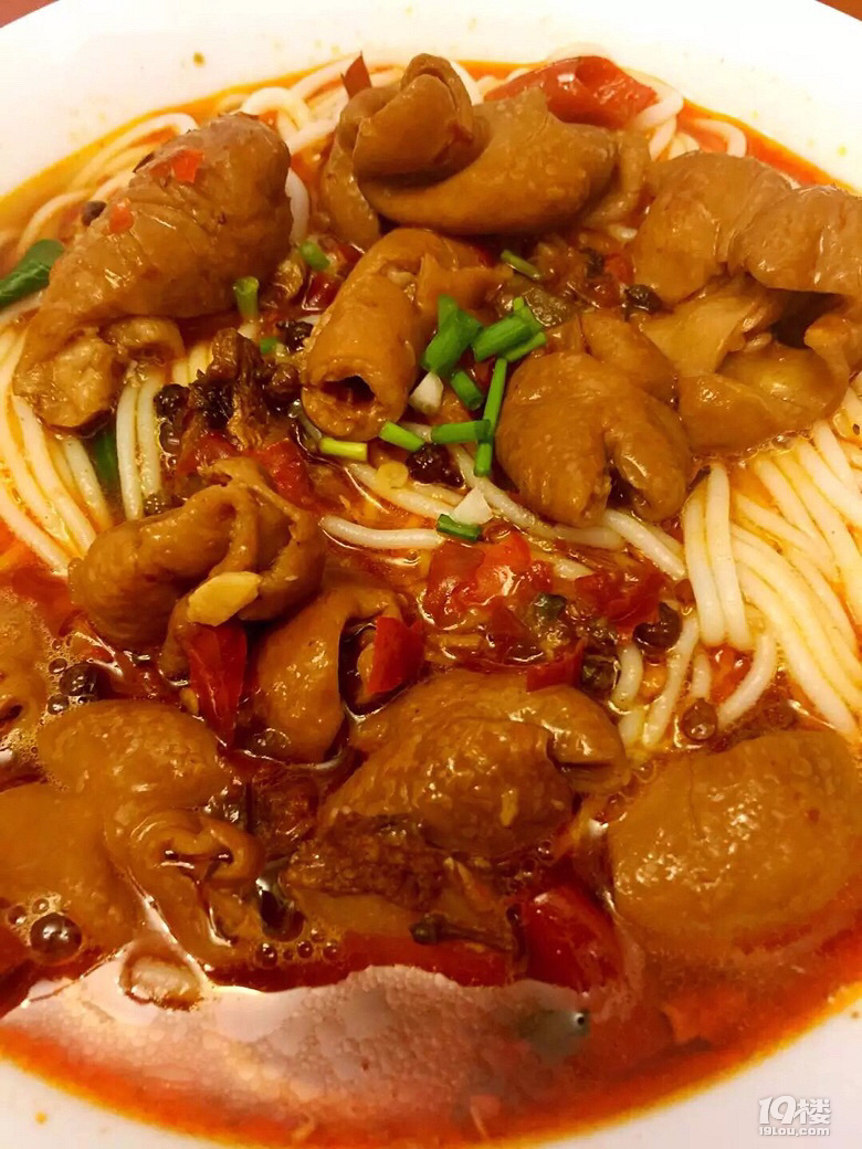              肥肠米线