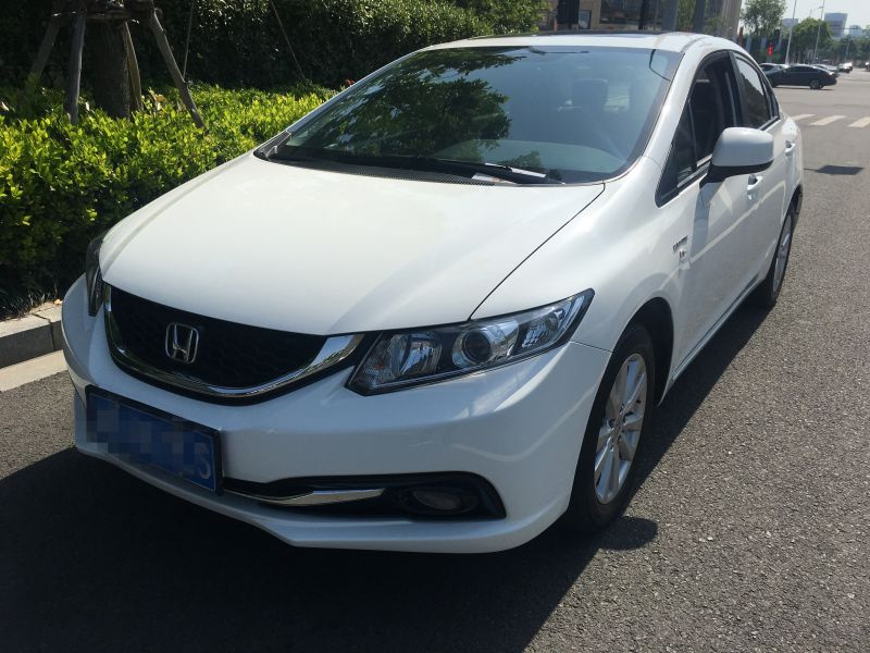 本田思域1.8 白色【买卖二手车请认准语诚二手车】【0首付】