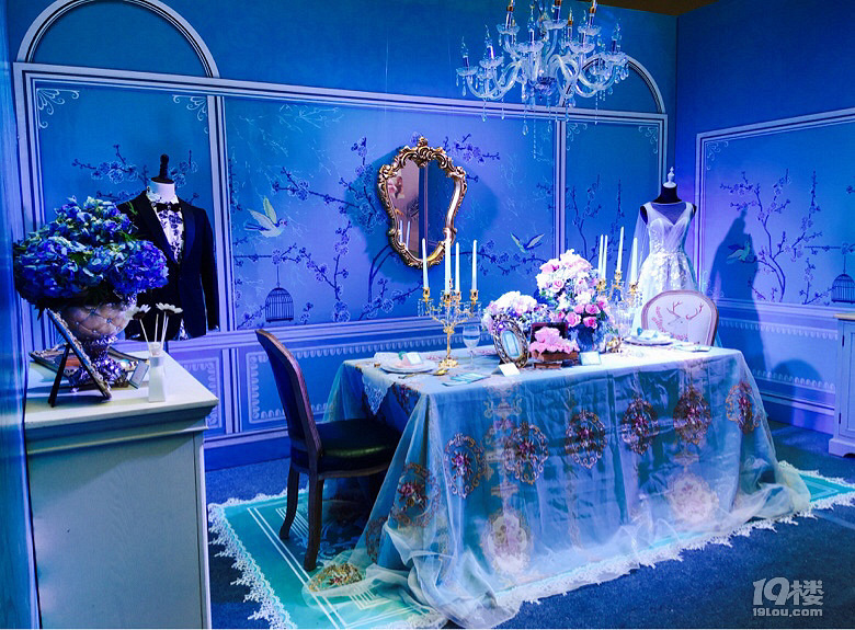 嘉兴从来没见过!昨天上千人在万达手牵着手写