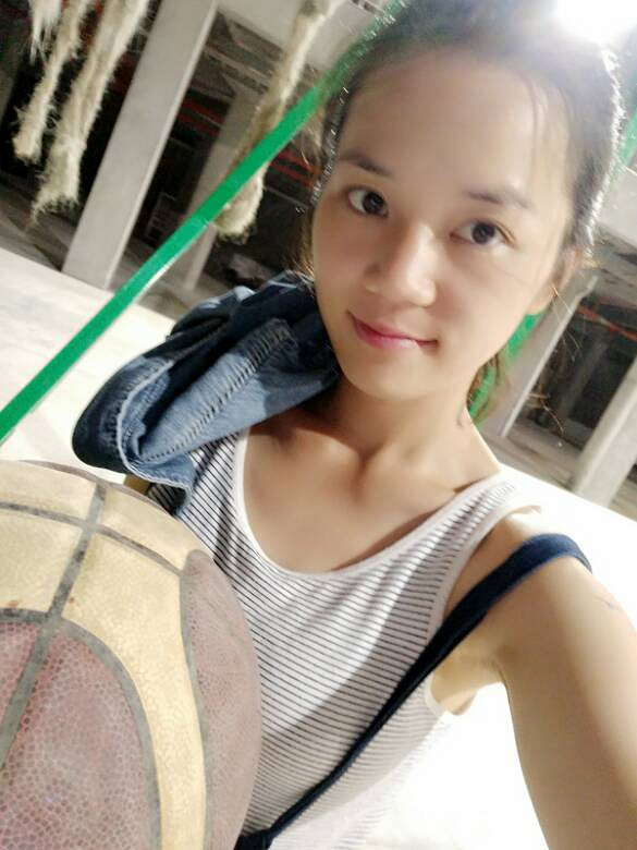 智慧与美貌并存的超级无敌美少女