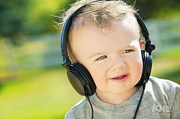 两岁半宝宝听什么歌?适合宝宝听的早教音乐~