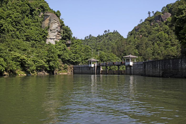 新昌十里潜溪景区天烛湖风光分享