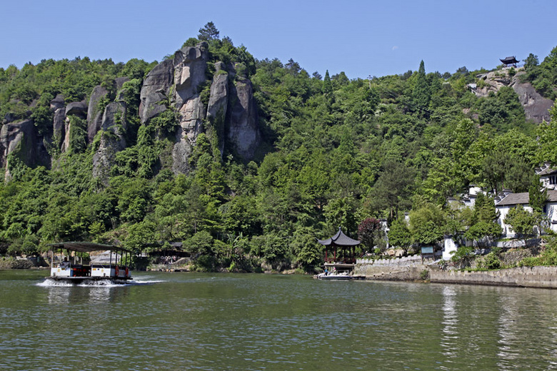 新昌十里潜溪景区天烛湖风光分享