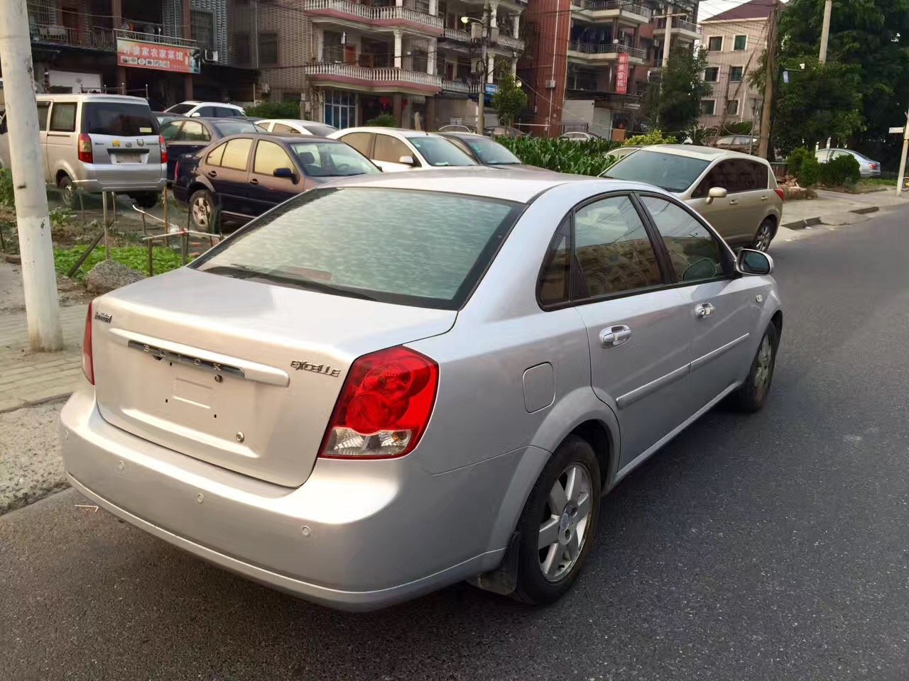 06年7月别克凯越,可帮上周边牌照,有兴趣来现场看车