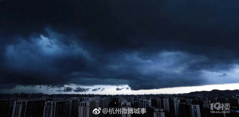 #杭州身边事#是哪位道友在渡劫?