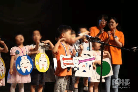 杭州幼儿英语培训班哪个好,大学难考折射少儿