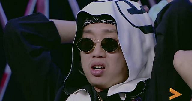 吴亦凡为他比心,约会吴昕超直男,潘帅real又苏