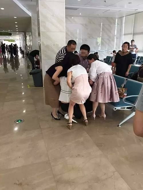 一天两场悲剧!杭州两名6岁儿童家中坠楼身