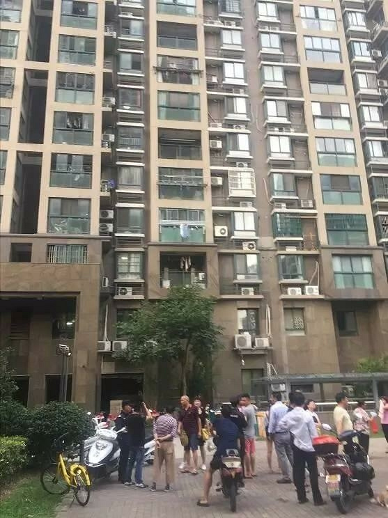 一天两场悲剧!杭州两名6岁儿童家中坠楼身