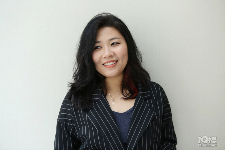 细节改变整体:直击熟女形象大改造, 50岁也能挑